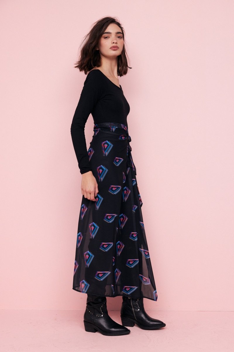 Skirt-cover Wataha