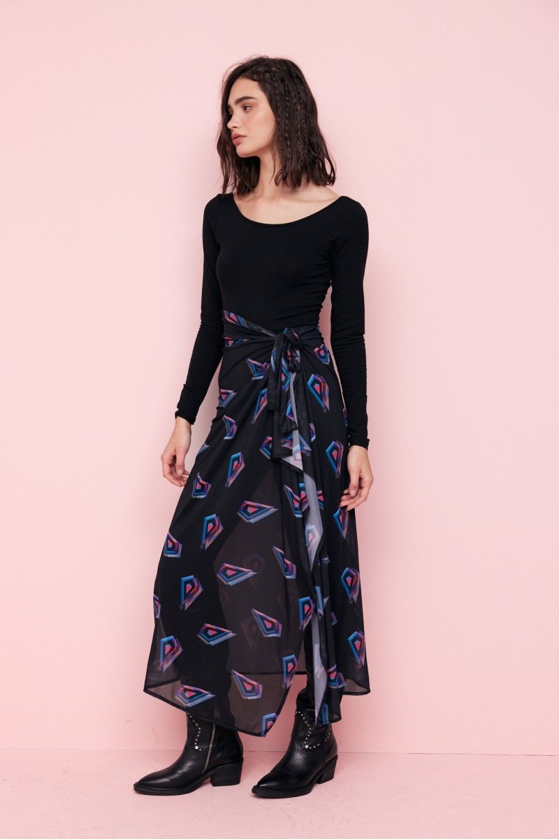 Skirt-cover Wataha