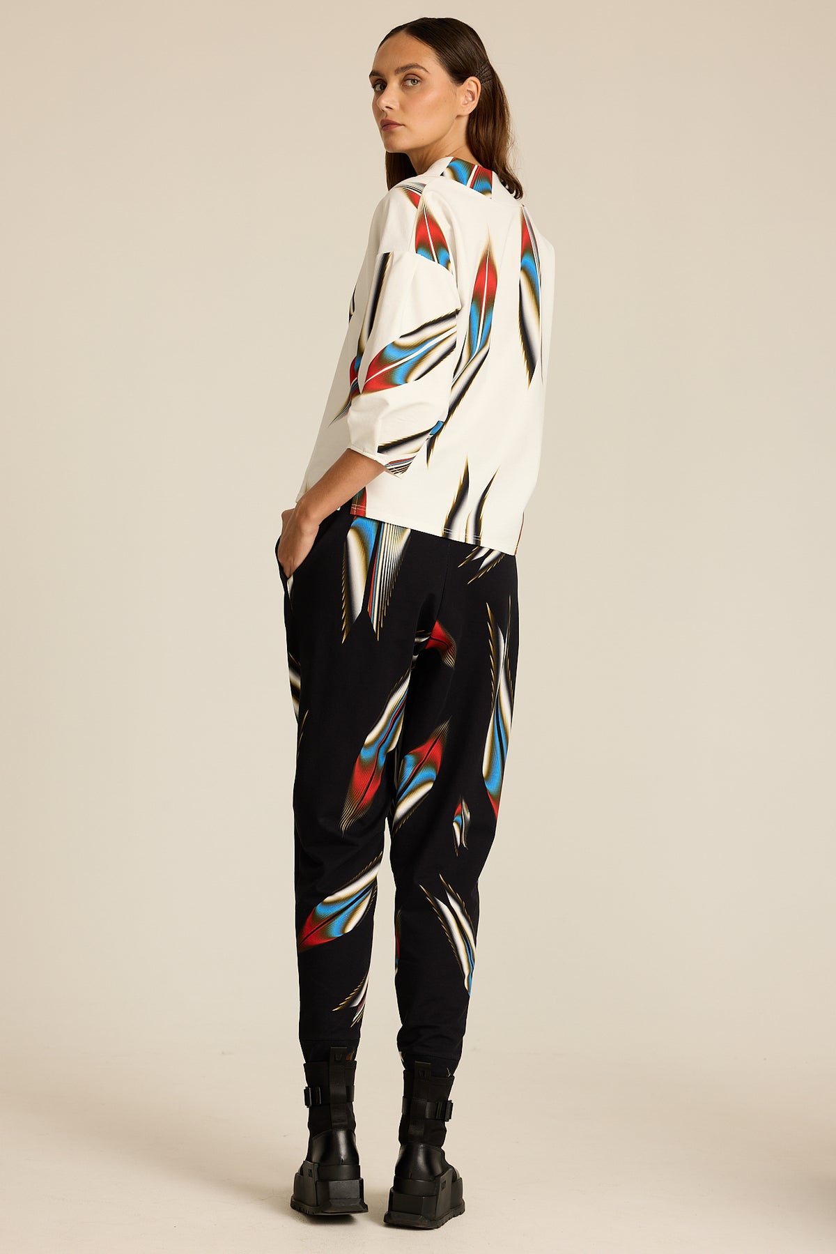 Bluza Meteor White II COLORAT – autorski print Meteor, zdjęcie 5