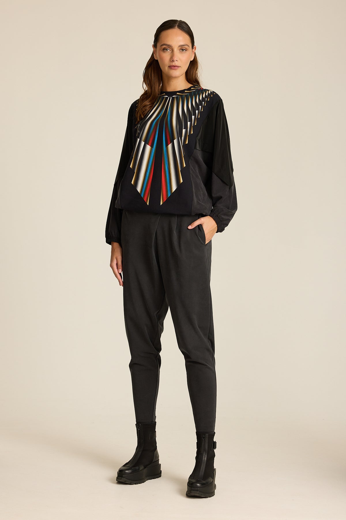 Bluza Meteor Black S.E. COLORAT – autorski print Meteor, zdjęcie 2