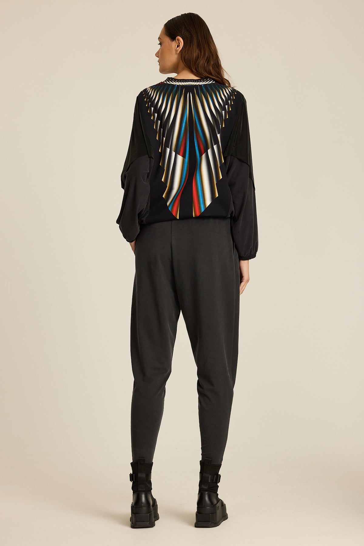 Bluza Meteor Black S.E. COLORAT – autorski print Meteor, zdjęcie 7